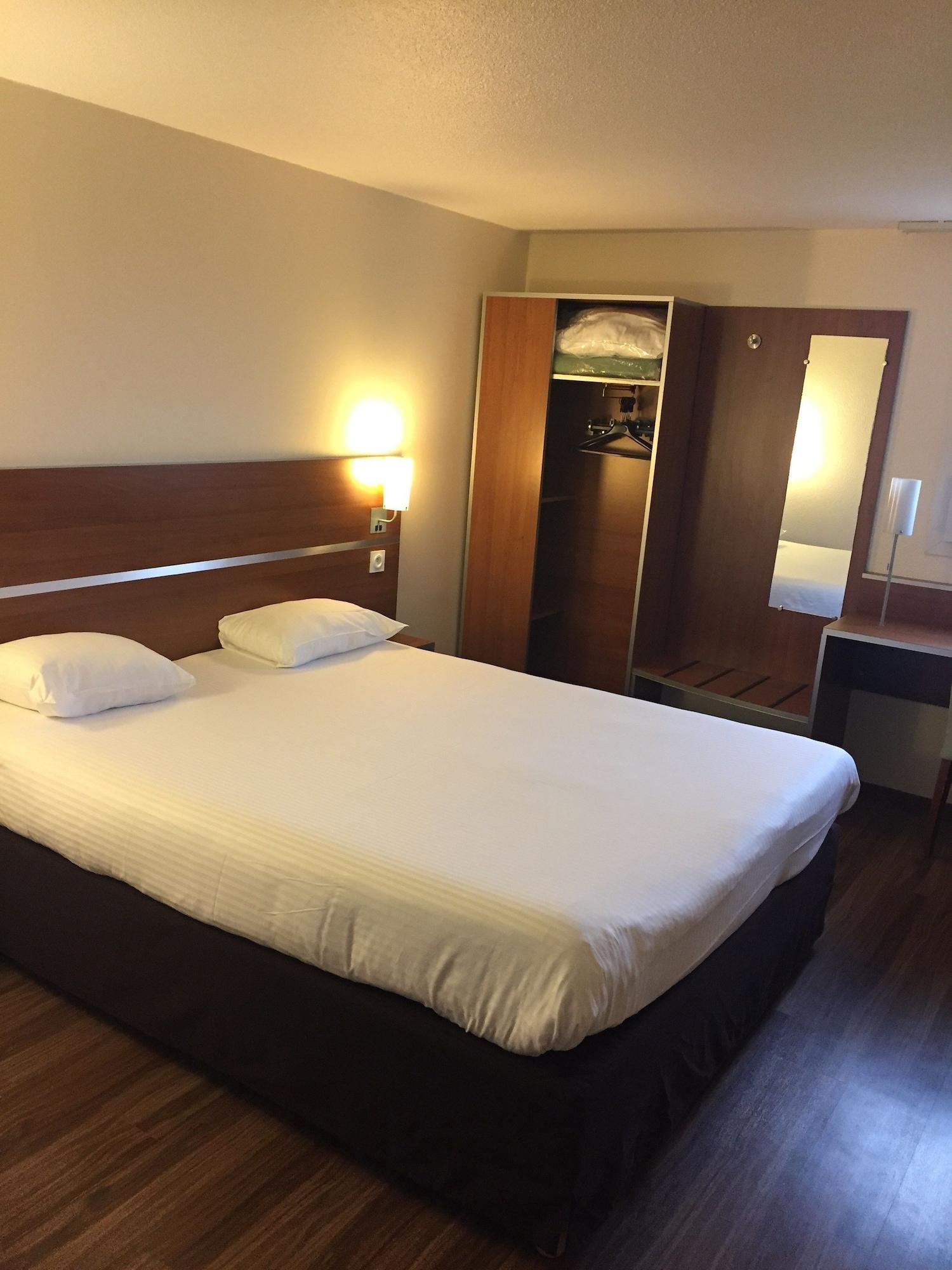 Comfort Hotel Aeroport Lyon St Exupery Colombier-Saugnieu Bagian luar foto